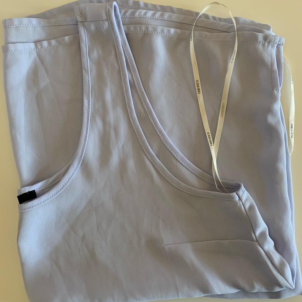 periwinkle flowy tank top (f21)